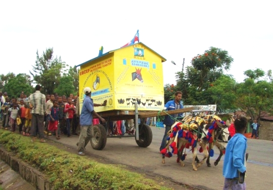 Donkey Bibliotecas Móveis trazer livros para crianças na Etiópia