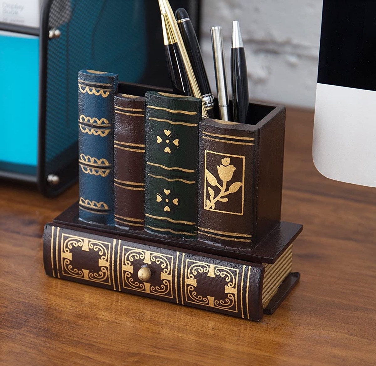 Bookish home decor - best gifts for Kindle lovers